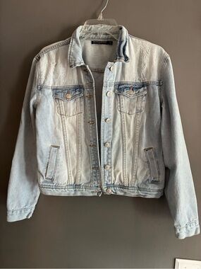 Brandy Melville Light Wash Denim Jacket - Distressed Detail
